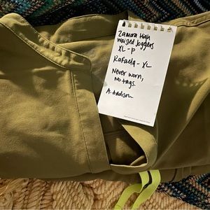 SOLD See other listings for other sets. 
Pet friendly, smoke free home.